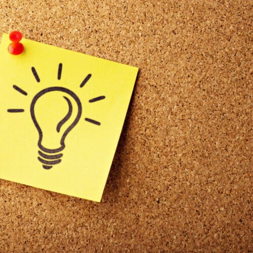 Post it pour rassembler les idées et outils communications efficaces entreprise